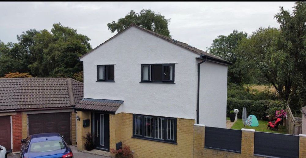 Detached house with a clean, bright finish after work